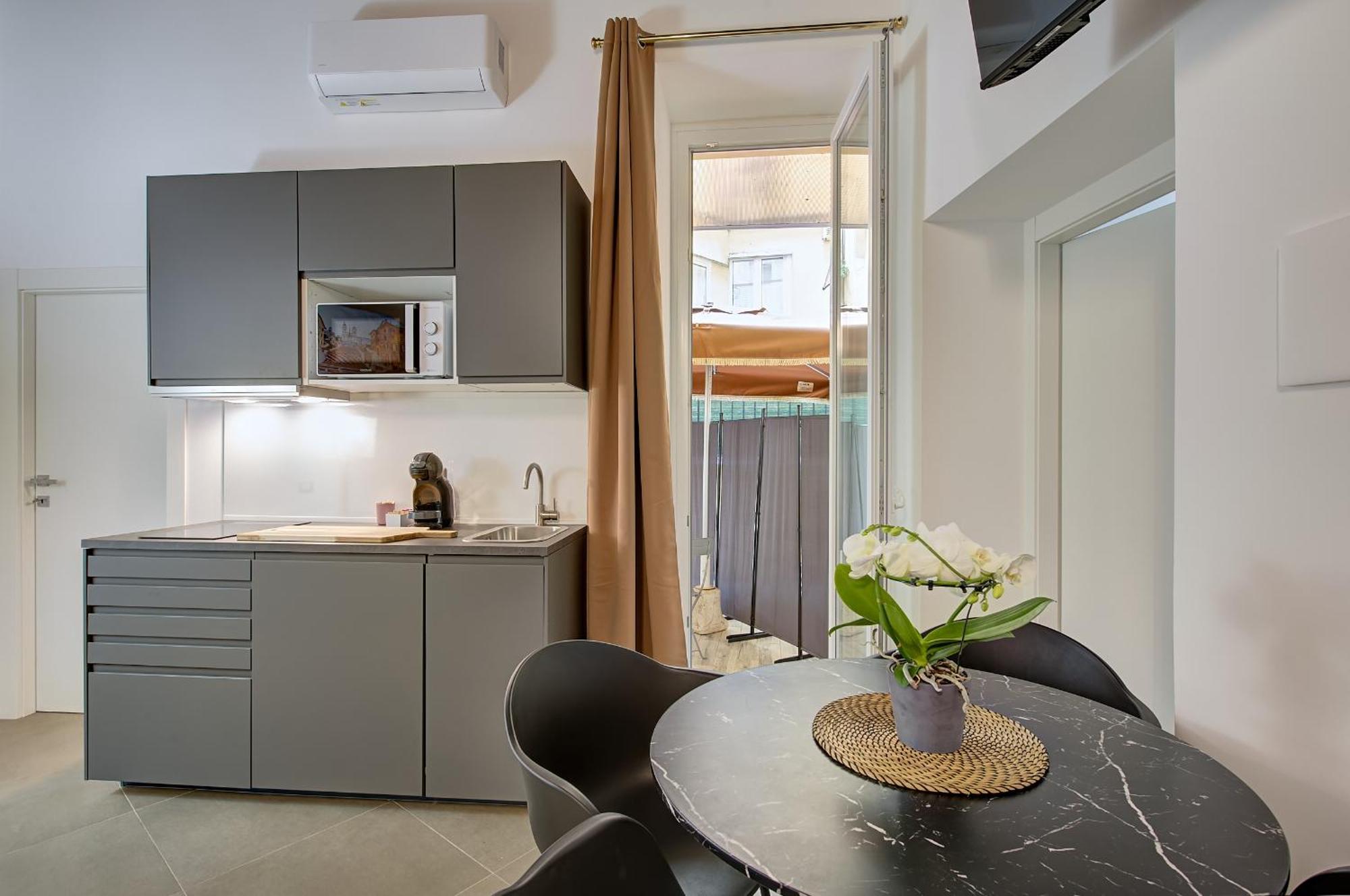 Apartment Navona Charme 1